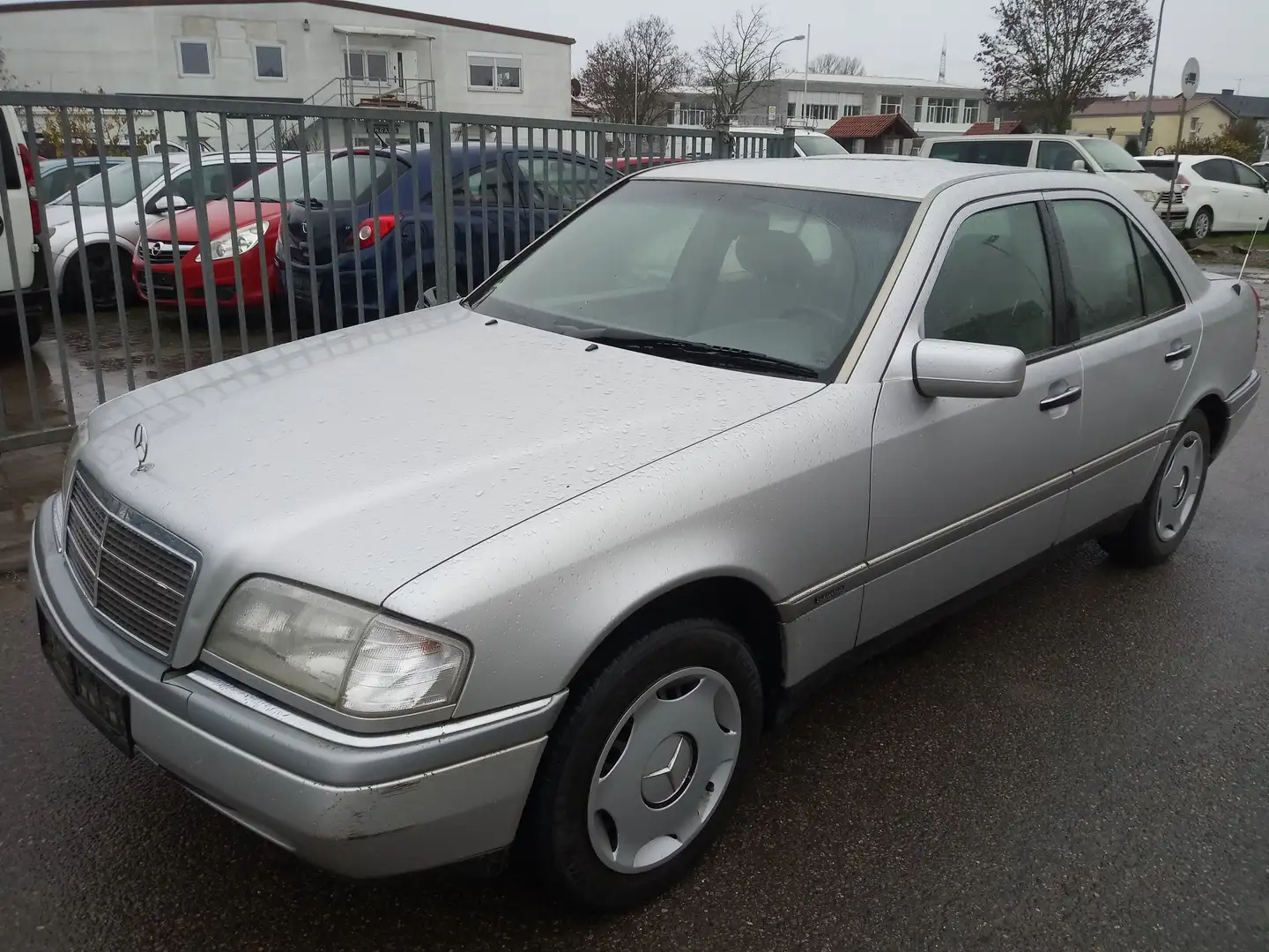 Mercedes-Benz C 180 Classic HU & AU Neu! Серебристый - 1