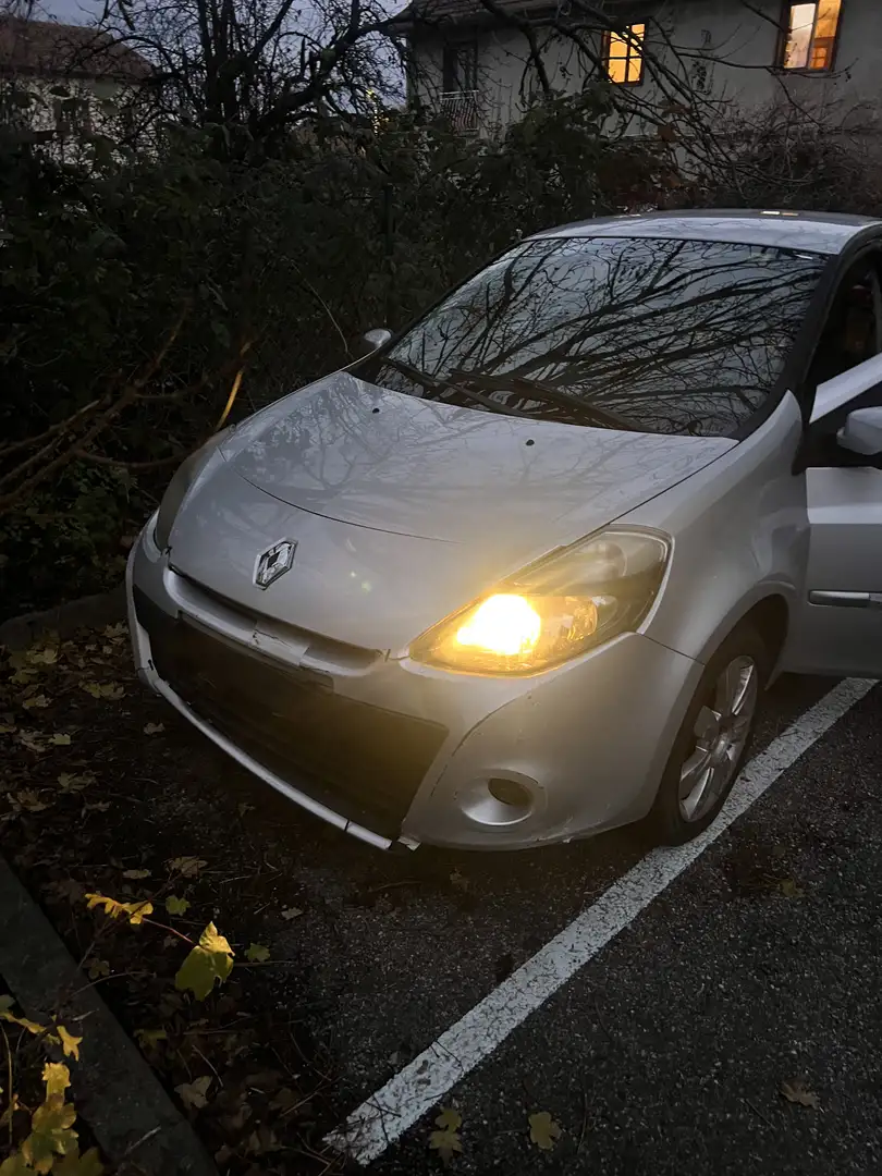 Renault Clio Clio III 1.2 16V 75 eco2 Expression - 2