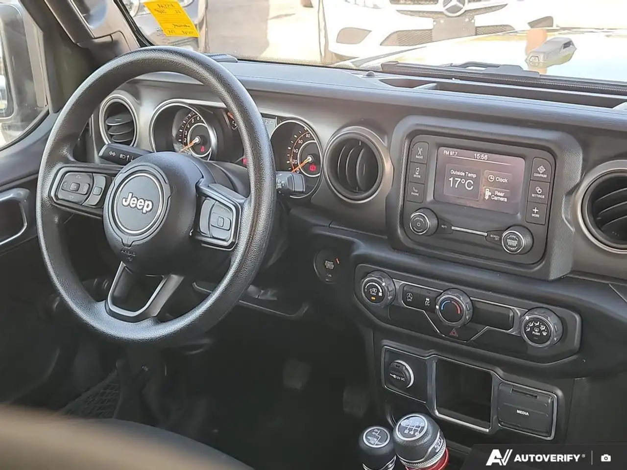 Jeep Wrangler снимка Jeep Wrangler