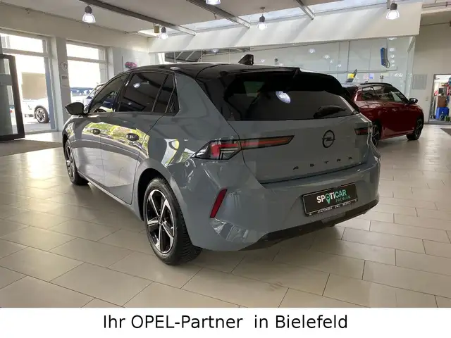 Opel Astra view 6
