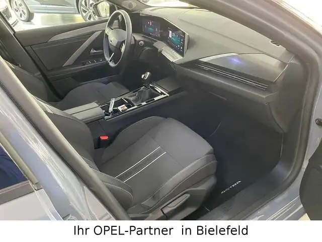 Opel Astra view 13