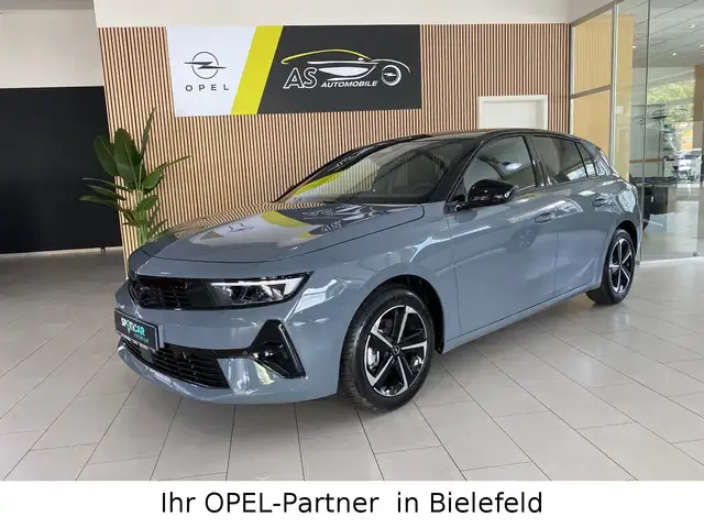 Opel Astra main image