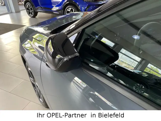 Opel Astra view 9