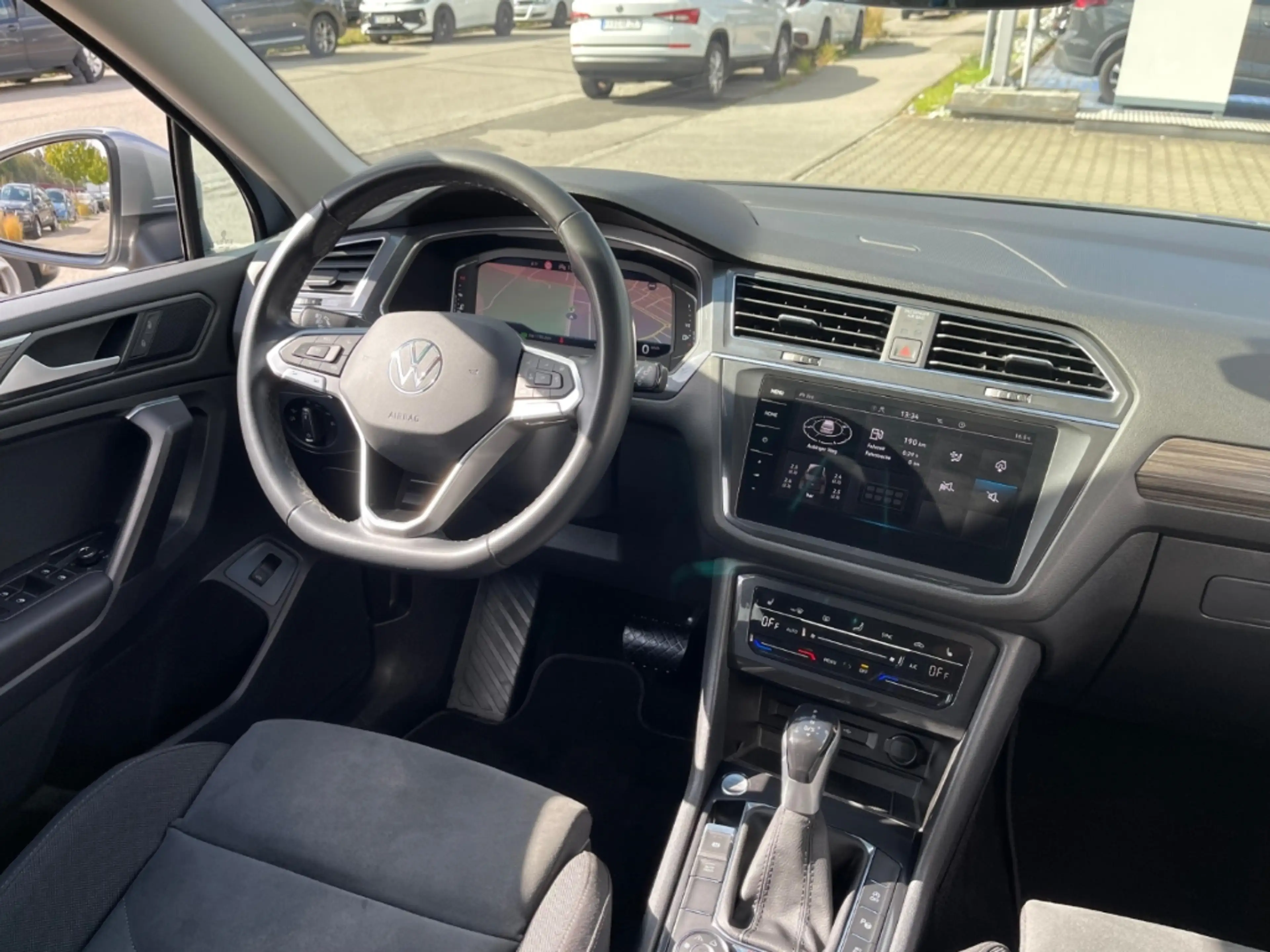 Volkswagen Tiguan Allspace Elegance 2.0TSI 4MDSG 360*HUD*IQ!! — photo 6