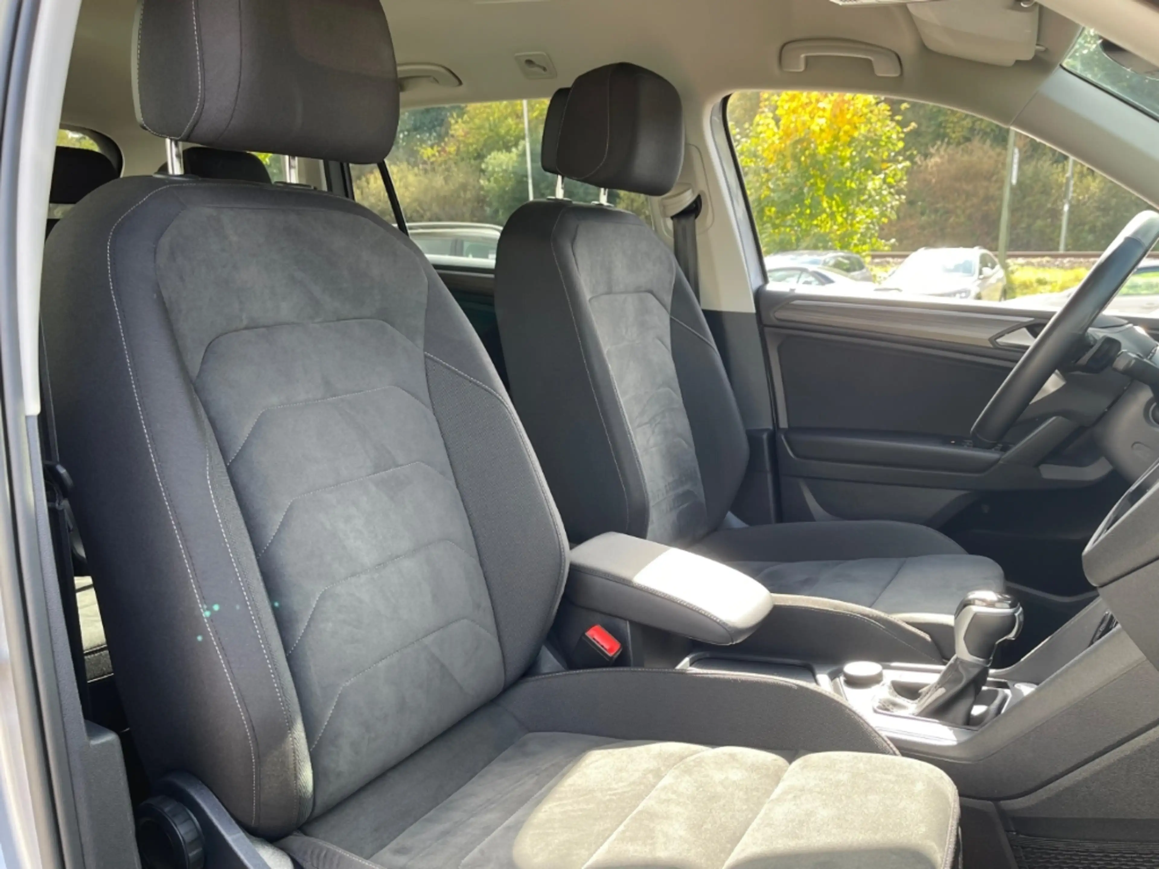Volkswagen Tiguan Allspace Elegance 2.0TSI 4MDSG 360*HUD*IQ!! — photo 9