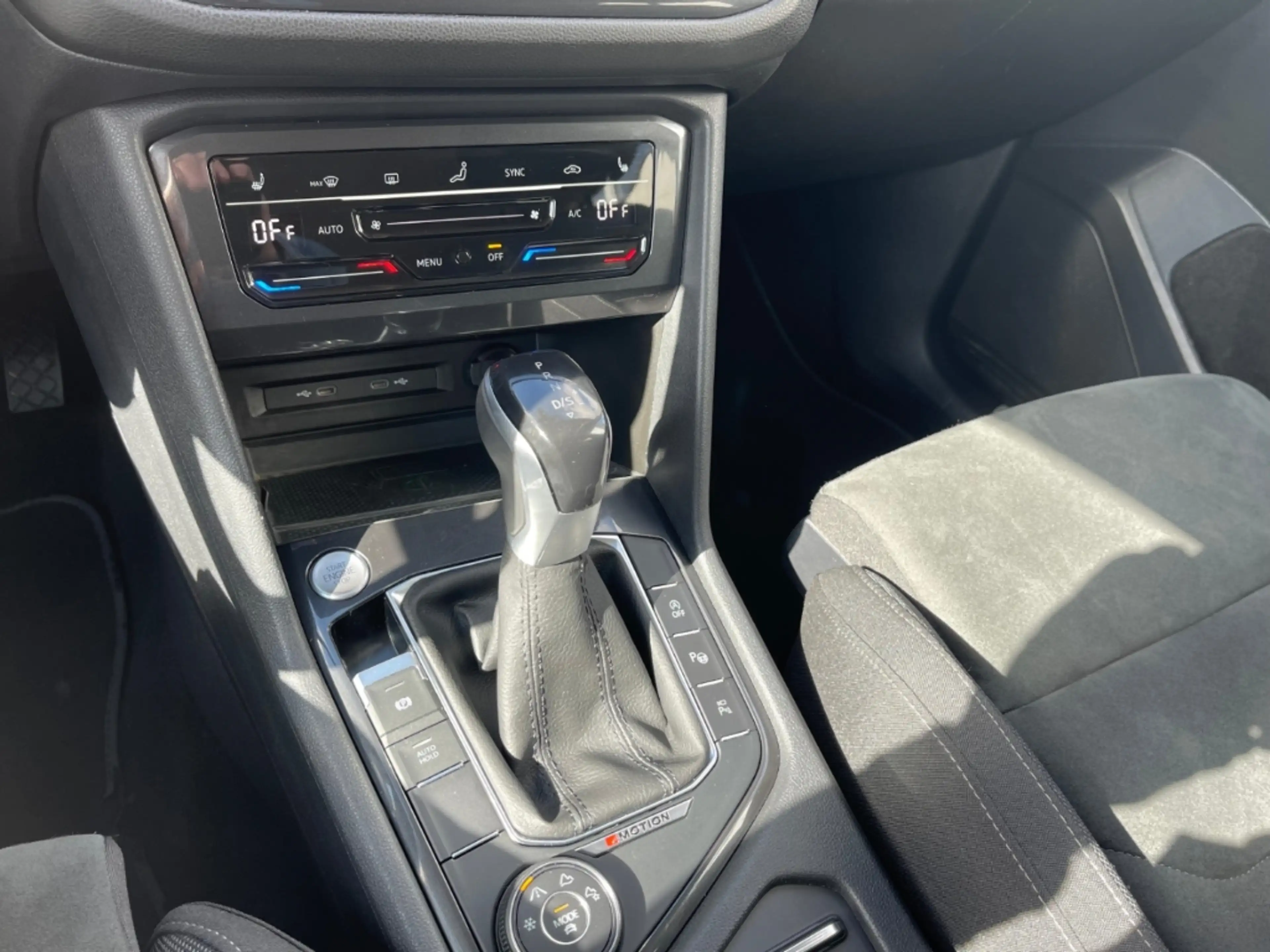 Volkswagen Tiguan Allspace Elegance 2.0TSI 4MDSG 360*HUD*IQ!! — photo 14