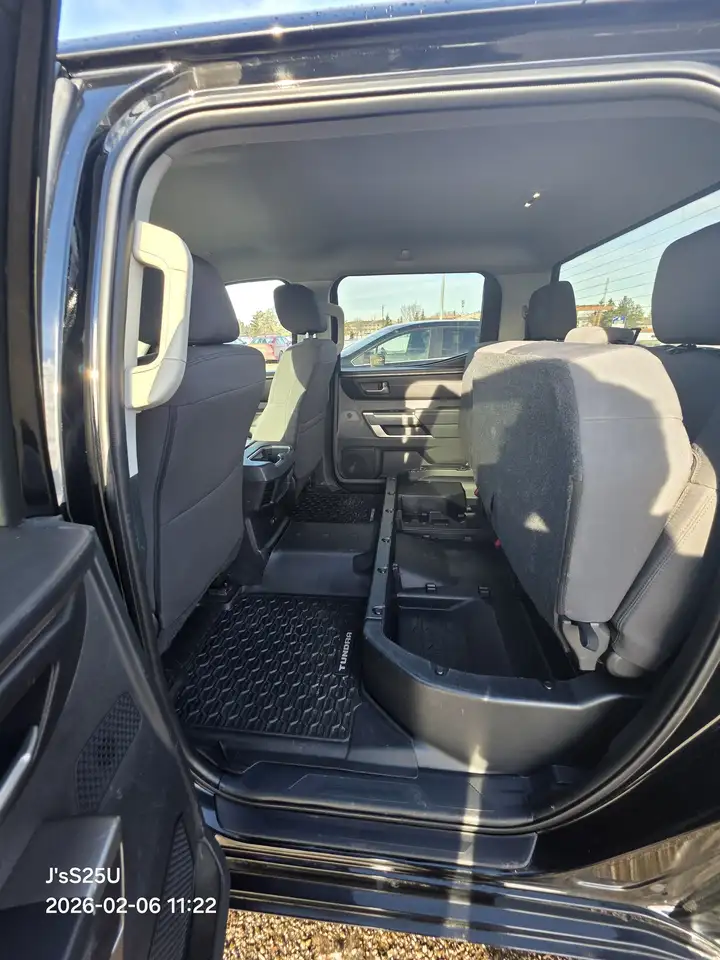 Toyota Tundra снимка Toyota Tundra