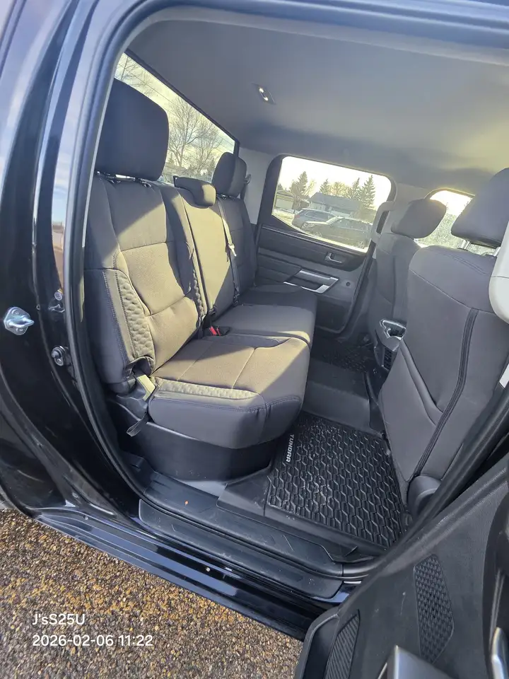 Toyota Tundra снимка Toyota Tundra