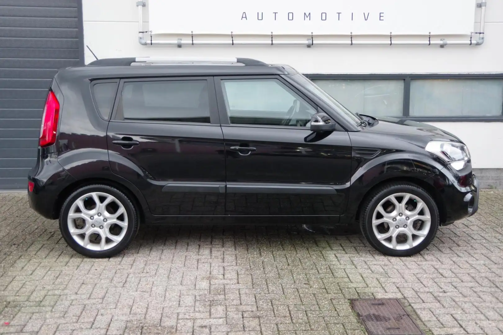 Kia Soul 1.6 Rhythm DEALER ONDERHOUDEN/STOELVERWARMING/CAME Zwart - 2