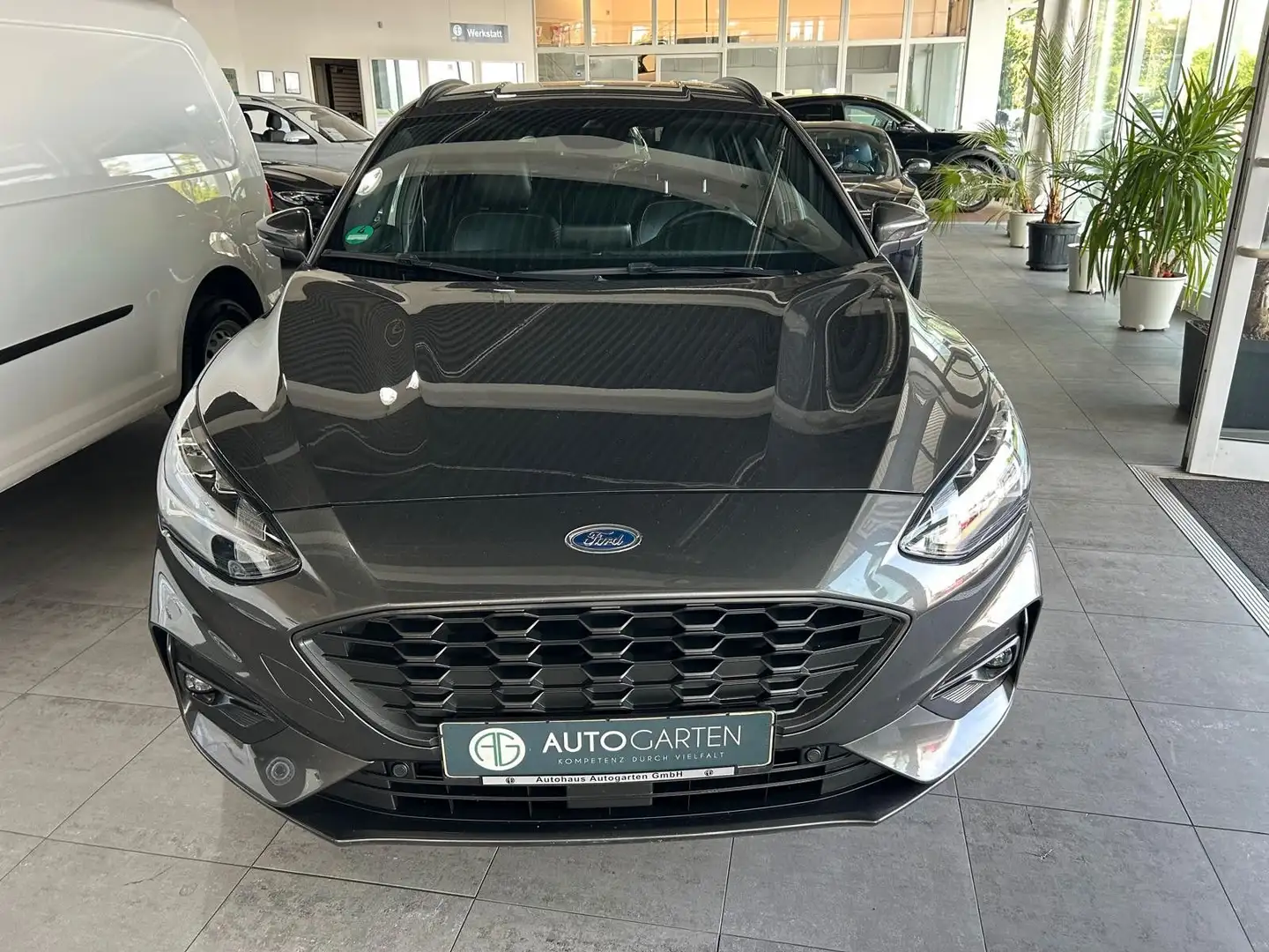 Ford Focus Turnier ST-Line*Navi*Kam*SHZ*AHK*PDC*LED Grau - 2