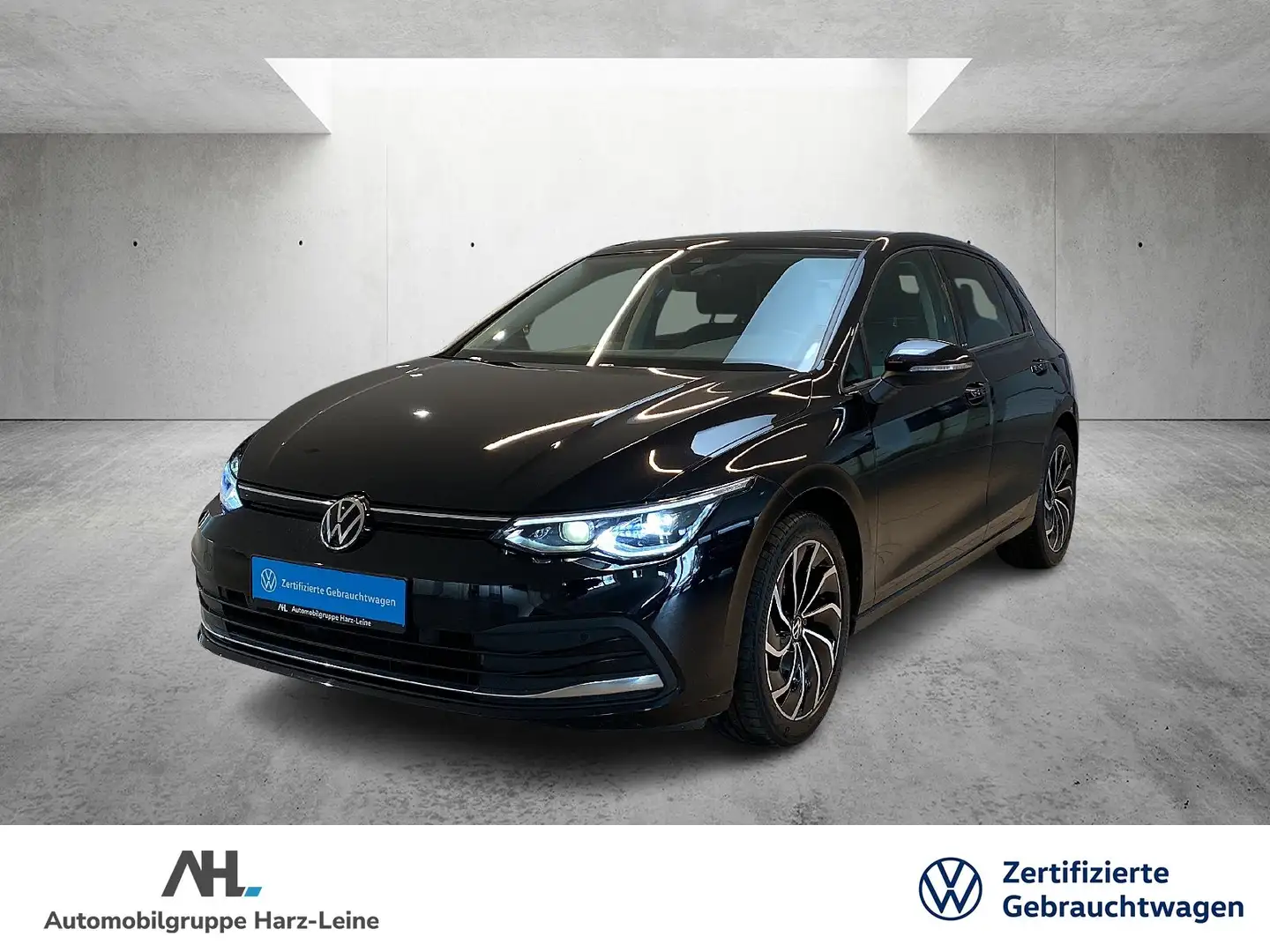 Volkswagen Golf VIII 1.0 TSI Active Panorama LED Navi ACC DAB Schwarz - 1