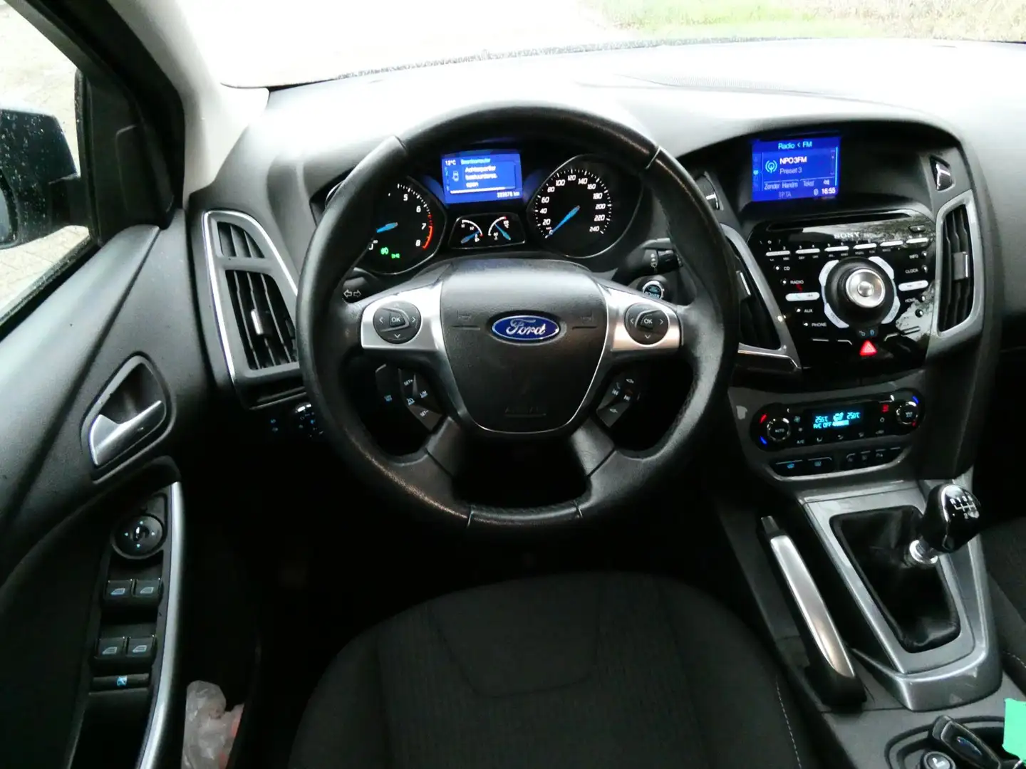 Ford Focus Wagon 1.6 EcoBoost 150pk Titanium Clima Navi Trekh Gris - 2