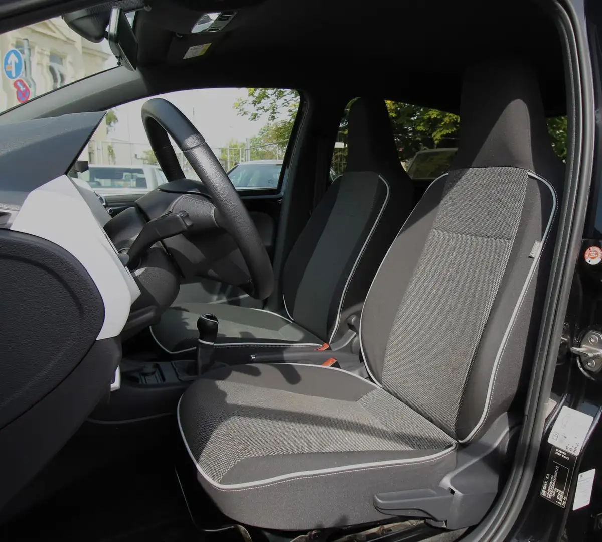 SEAT Mii Chic LED Sitzheizung Alu SoundSystem Schwarz - 2