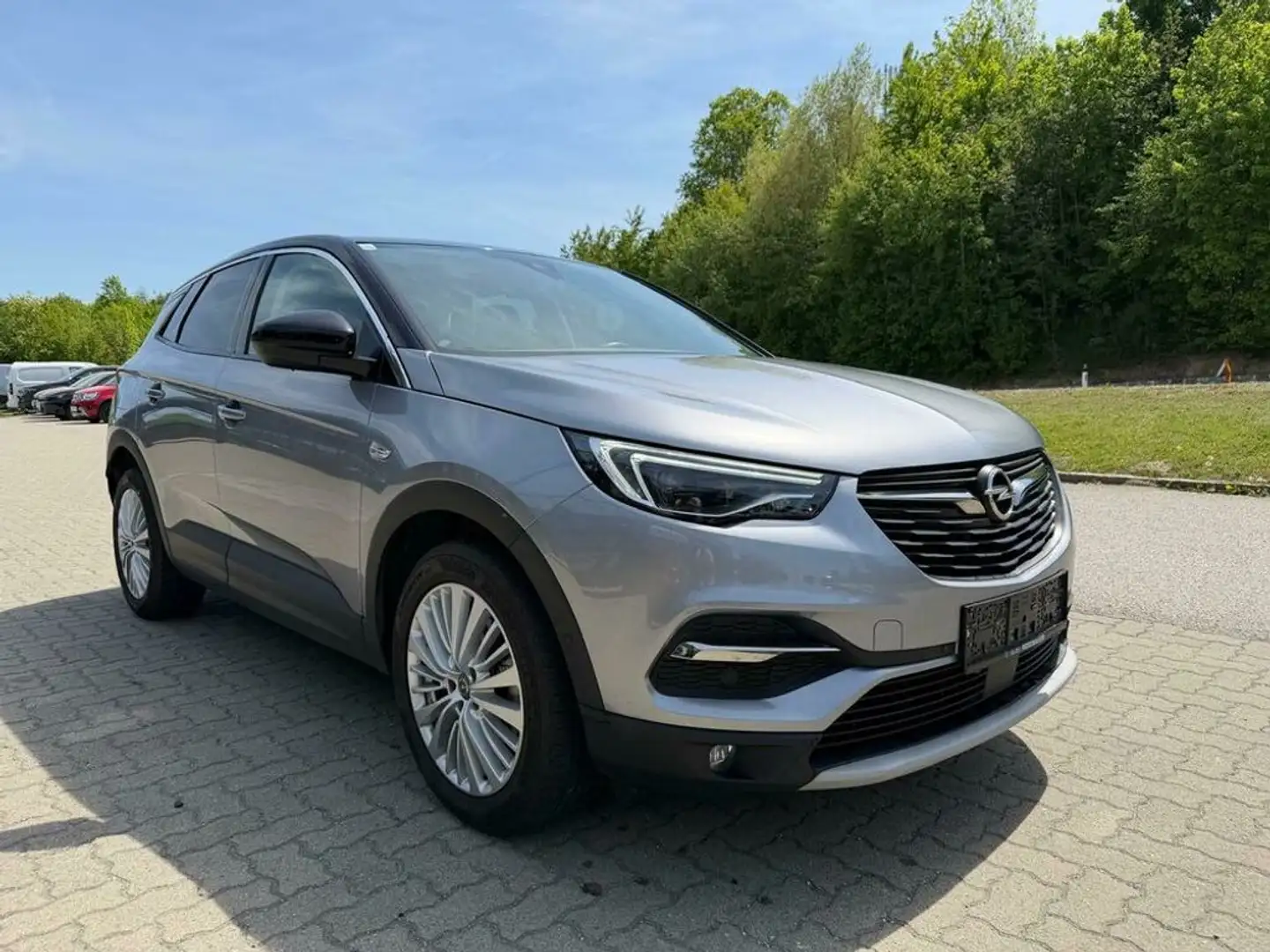 Opel Grandland X Innovation !Navi, LED, Sitzheizung! Silber - 2
