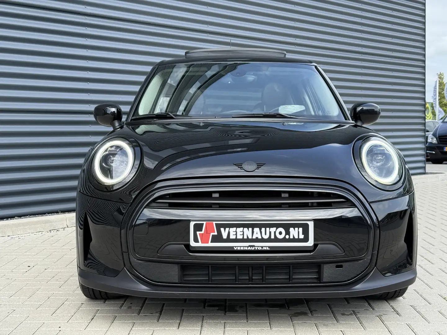 MINI Cooper Mini 1.5 Camden Edition Pano/HUD/Apple Zwart - 2
