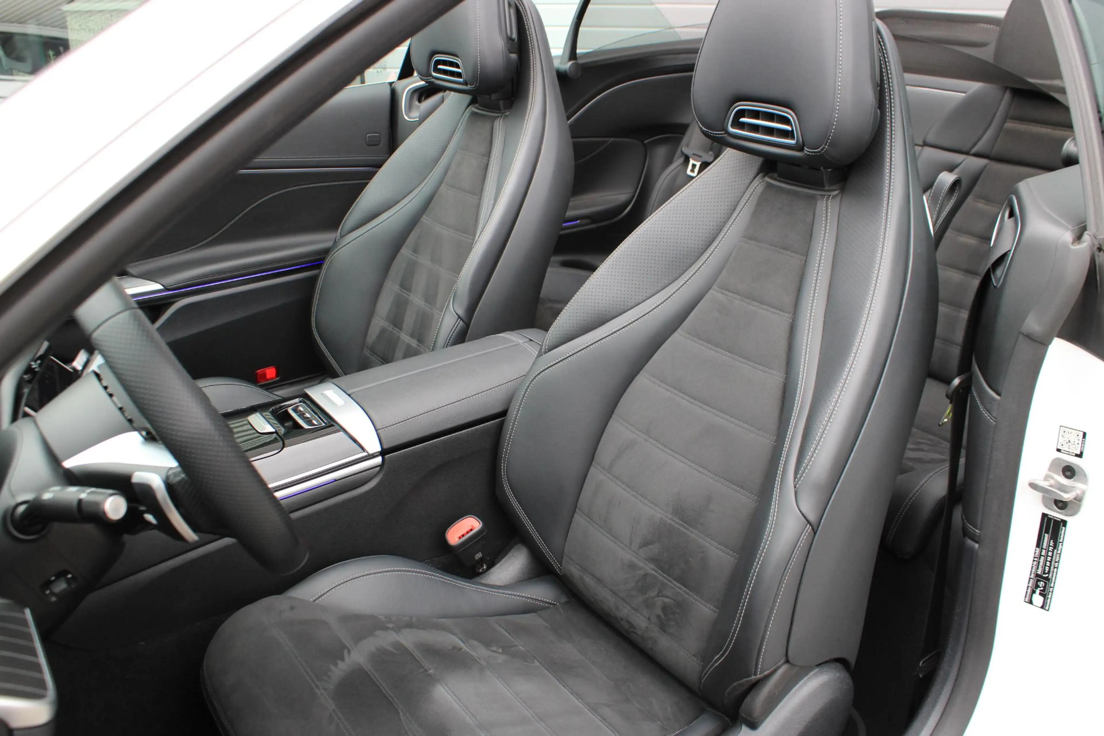 Mercedes-Benz CLE 200 Cabriolet AMG Cabrio Burmester | Distronic | Memor — photo 3