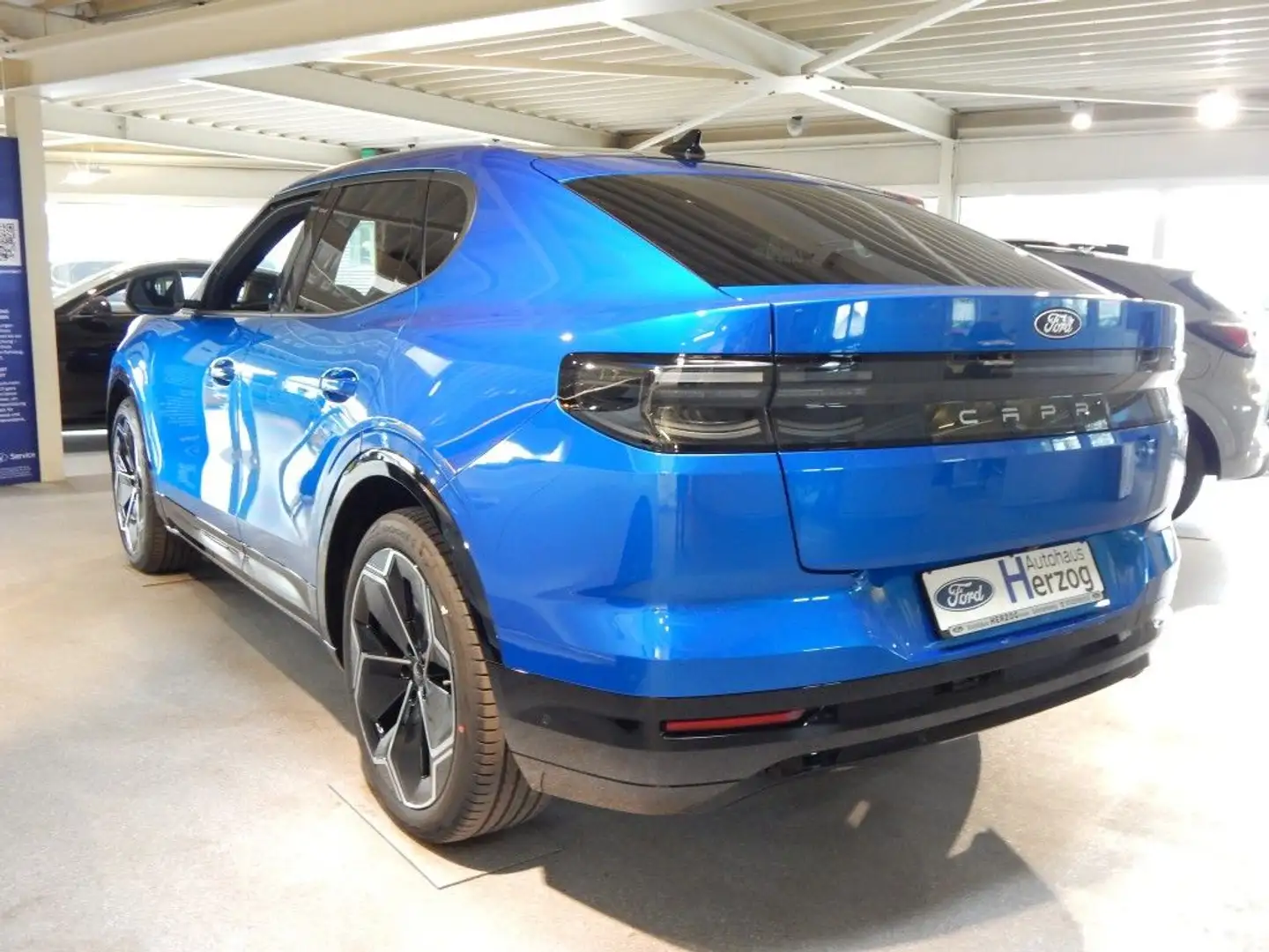 Ford Capri 79kWh AWD Premium Bleu - 2