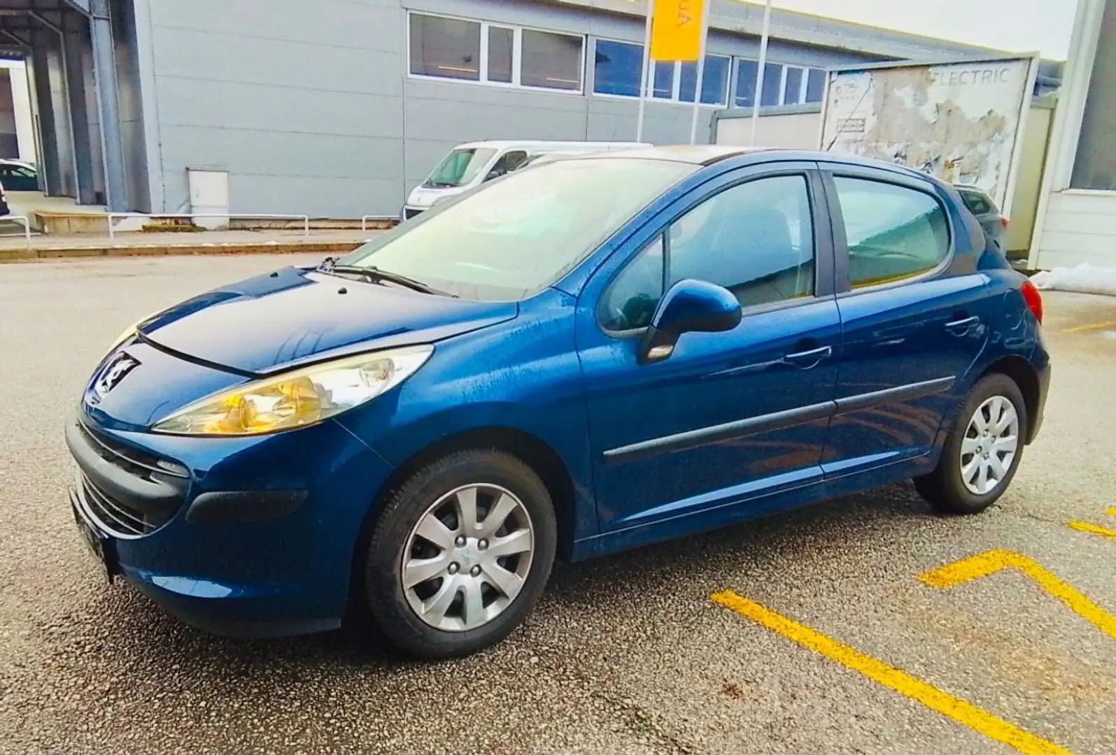 Peugeot 207 1.4 16V Tendance/5-türig/Klima/TÜV:12/2027 - 2