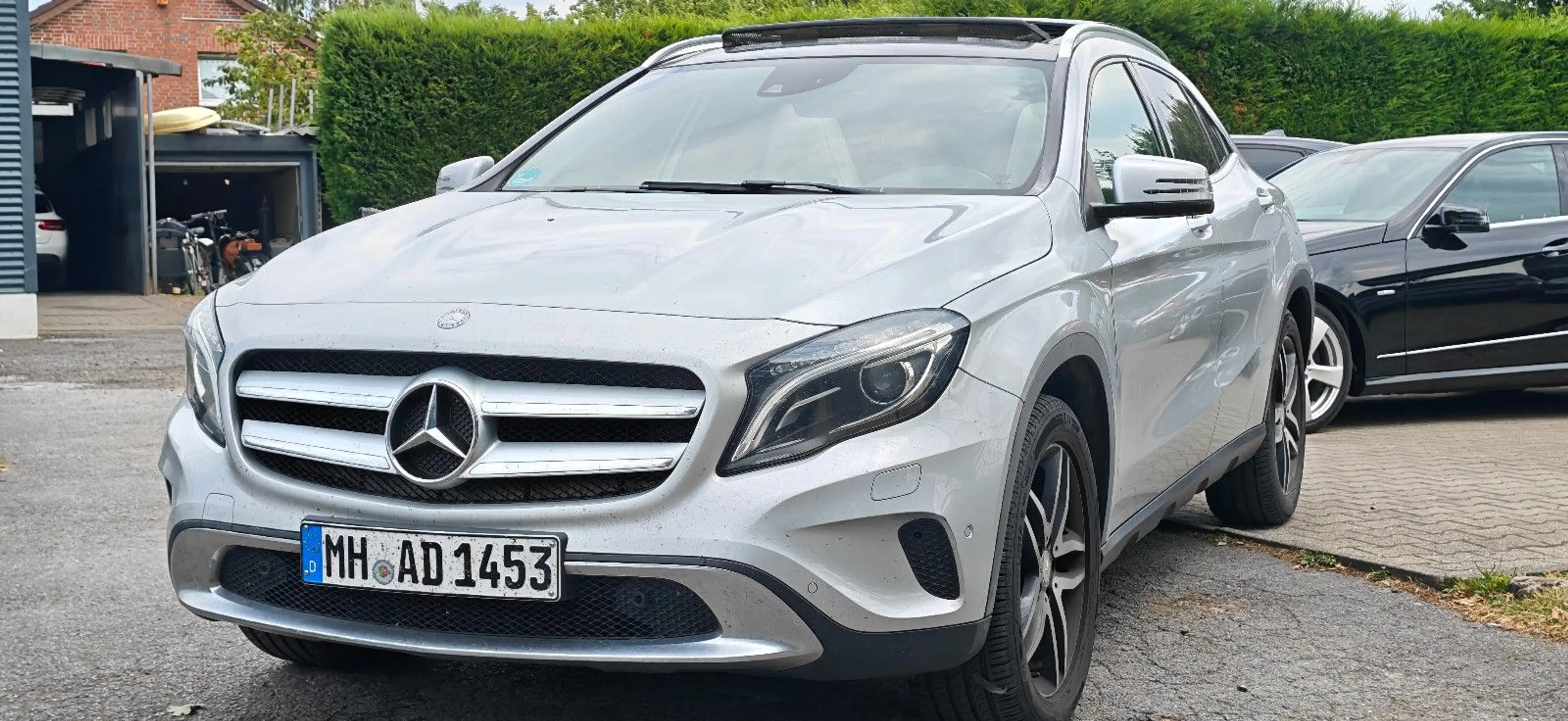 Mercedes-Benz GLA 220 d Panorama Navi SHZ LED SPUR — photo 15