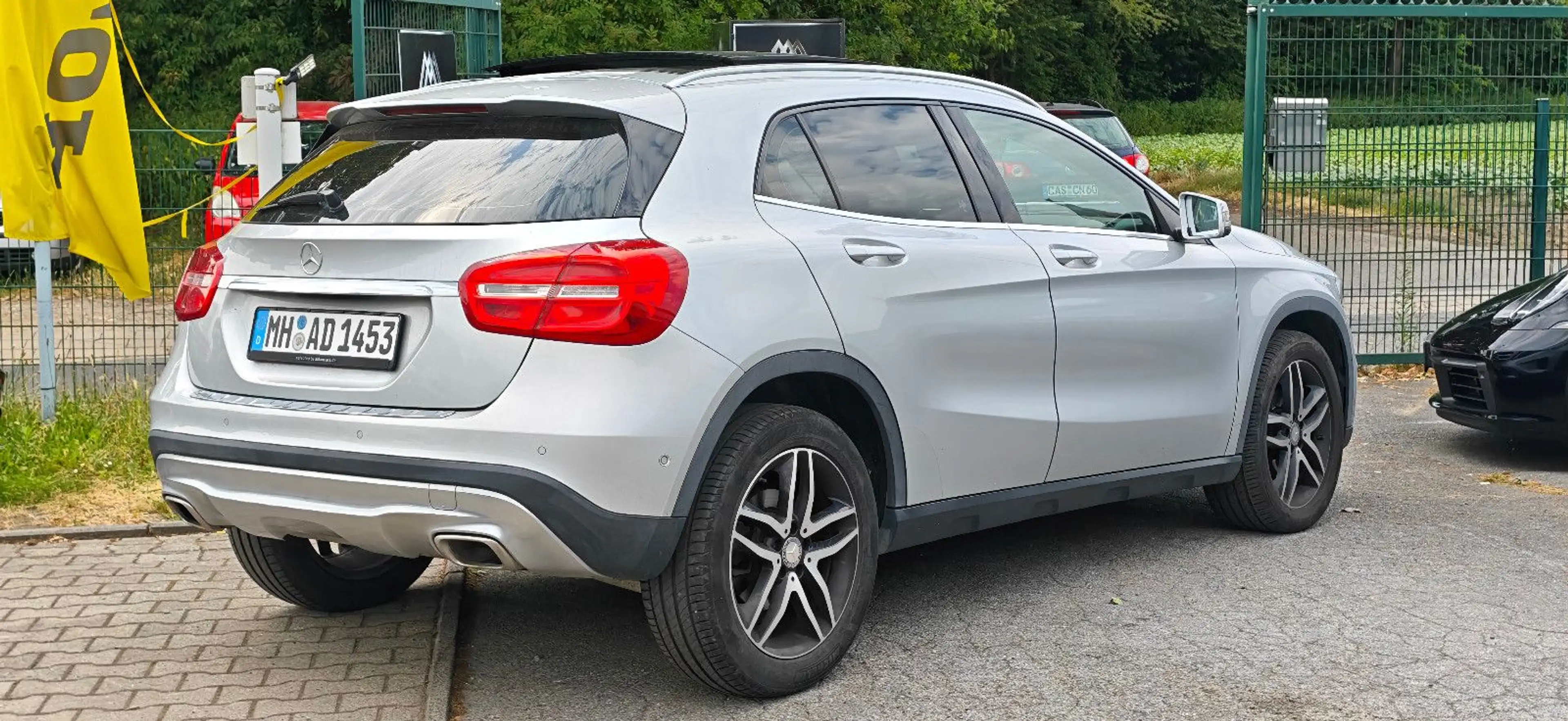 Mercedes-Benz GLA 220 d Panorama Navi SHZ LED SPUR — photo 7