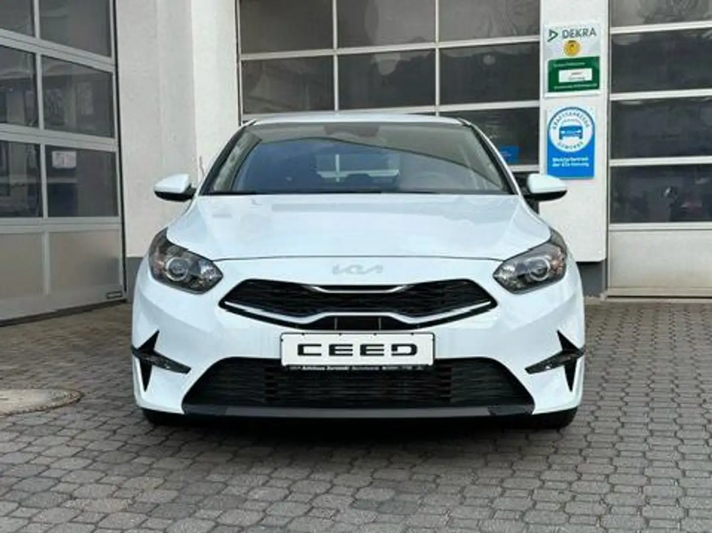 Kia Ceed / cee'd 1.5 T-GDI DCT7 OPF Vision  ( EU-Fahrzeug ) Weiß - 1