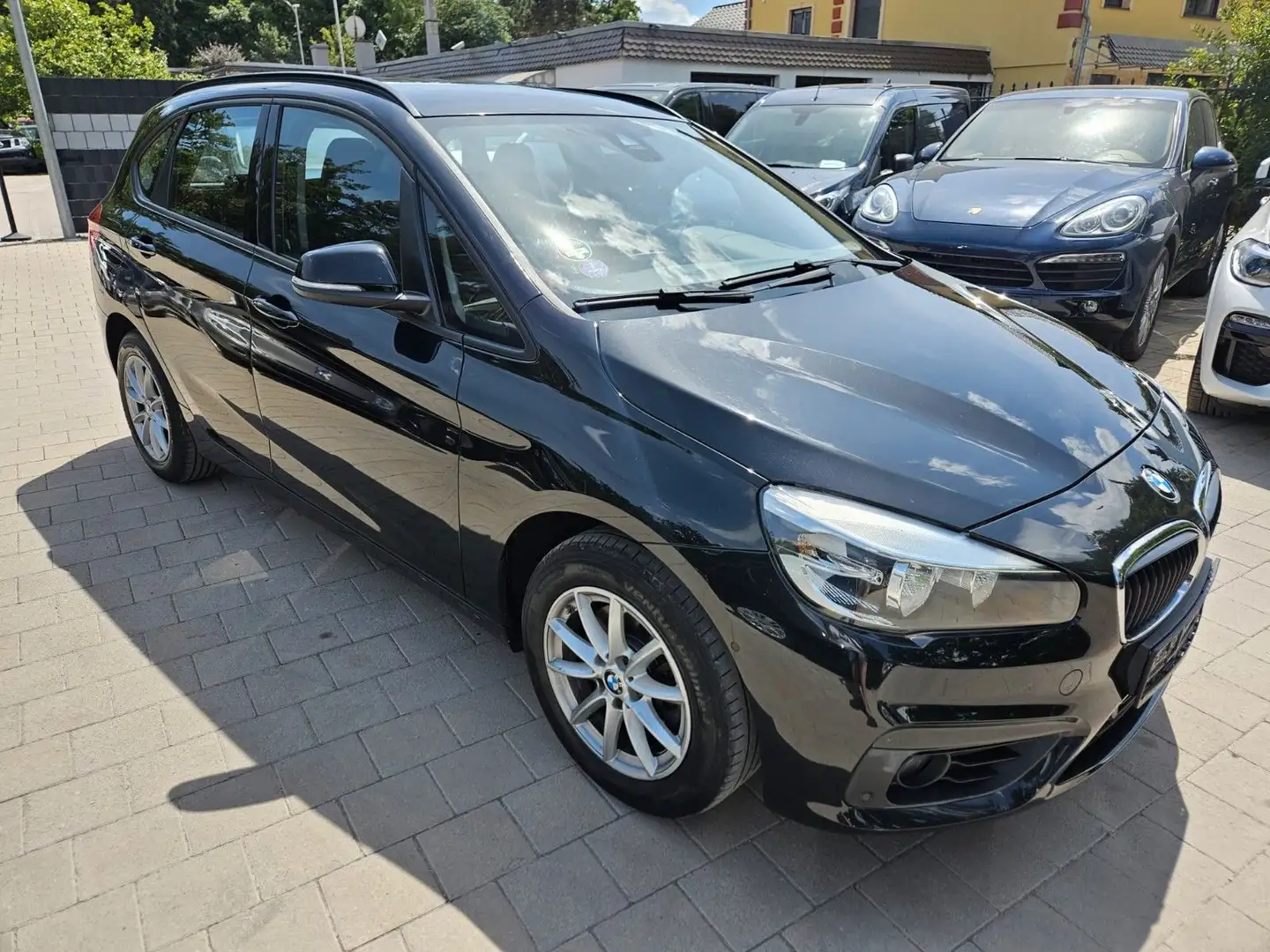 BMW 218 Baureihe 2 Active Tourer 218 i Noir - 2