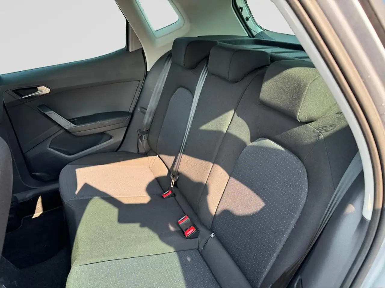 SEAT Arona Arona Urban!+ 1.0 TSI 95pk (70kW) MANUEEL 5v Start/Stop EURO 6 AP 16