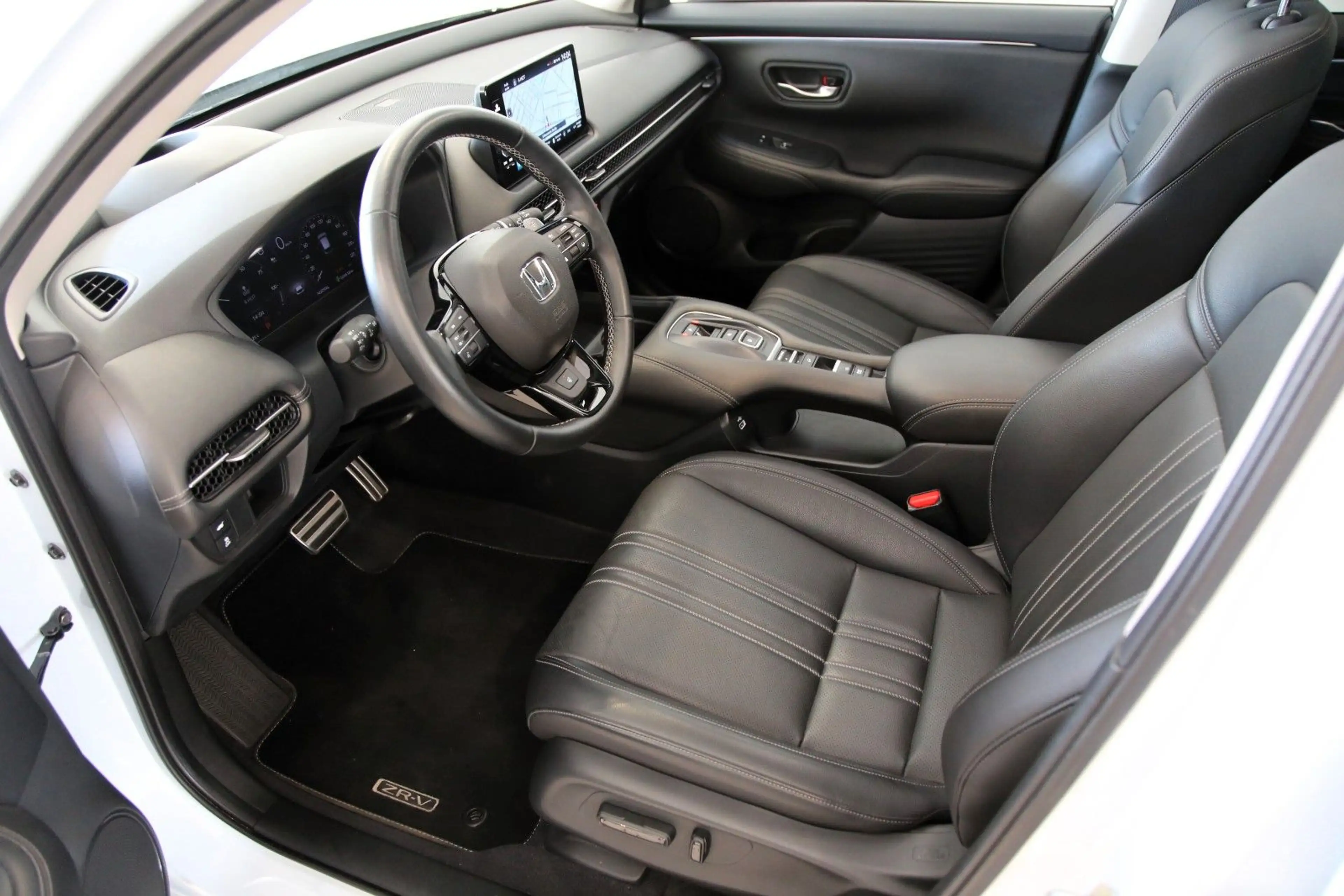 Honda ZR-V e:HEV Advance SHZ v+h Pano HUD Bose e-Sitze — photo 4