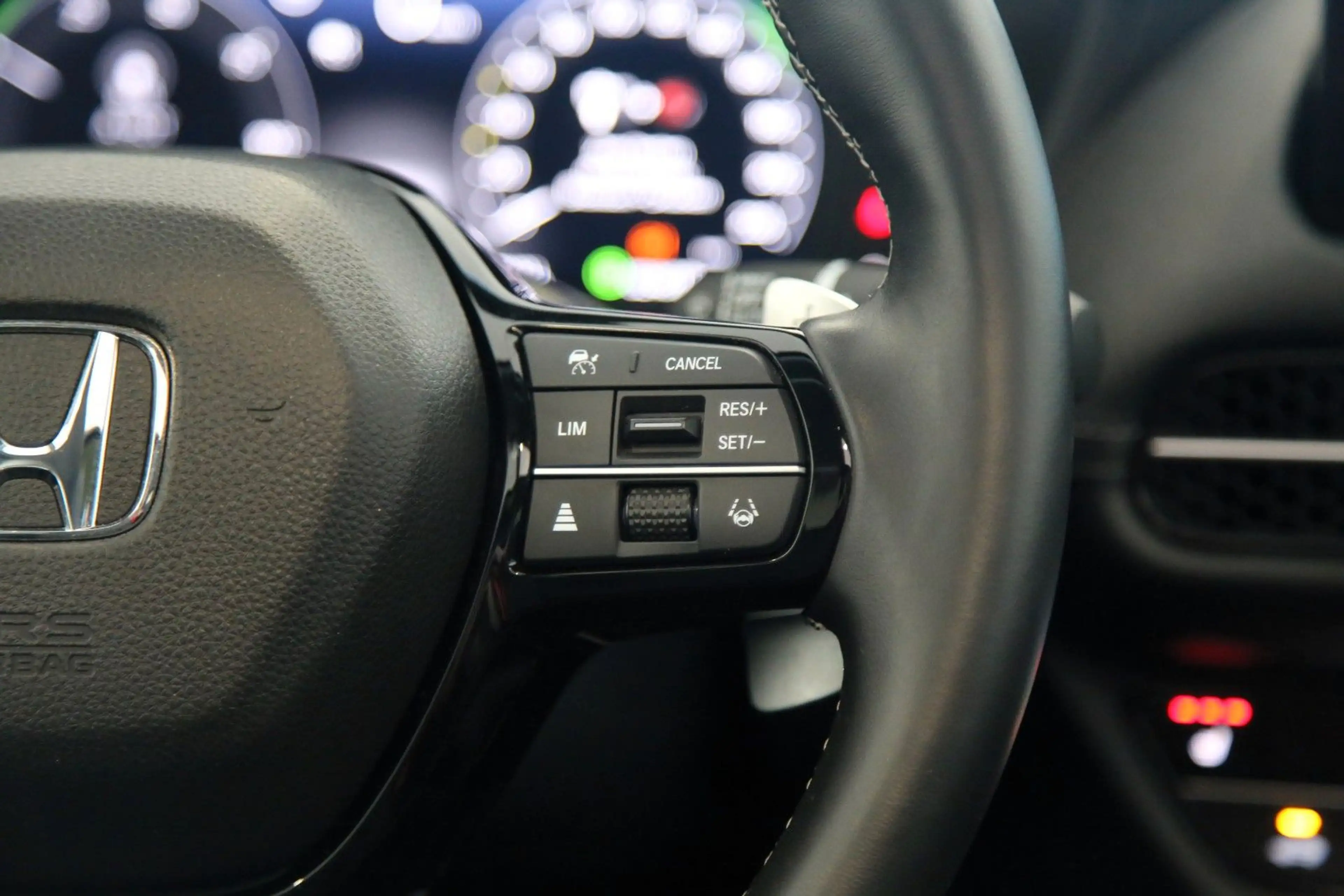 Honda ZR-V e:HEV Advance SHZ v+h Pano HUD Bose e-Sitze — photo 25