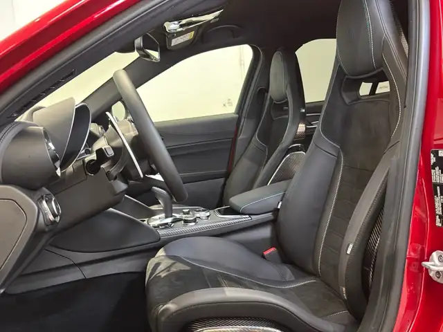 Alfa Romeo Giulia view 12