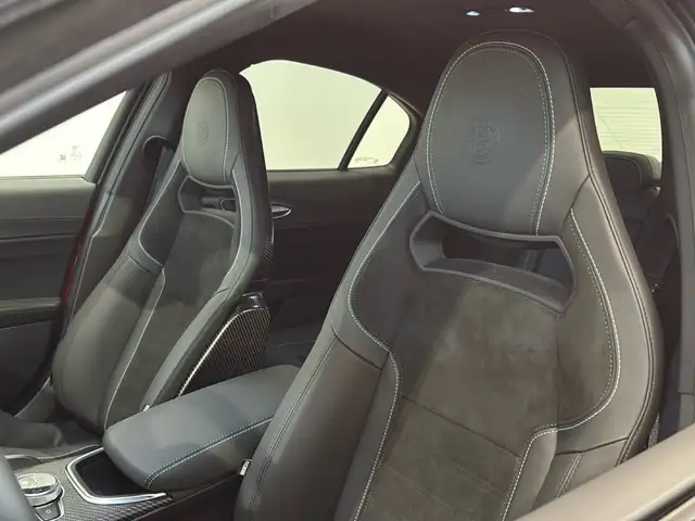 Alfa Romeo Giulia view 13