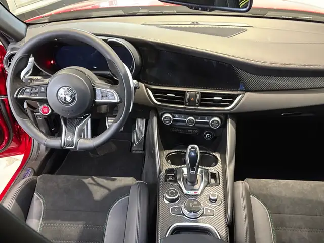 Alfa Romeo Giulia view 10