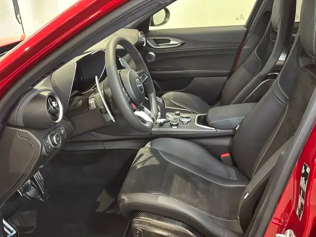 Alfa Romeo Giulia view 9