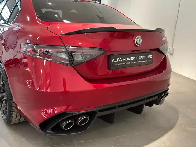 Alfa Romeo Giulia view 4