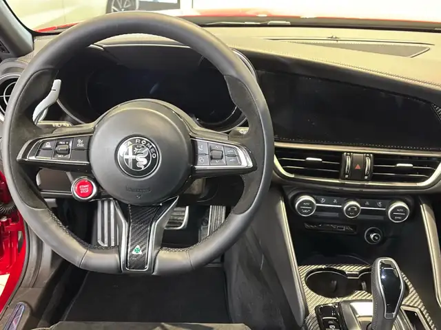 Alfa Romeo Giulia view 11