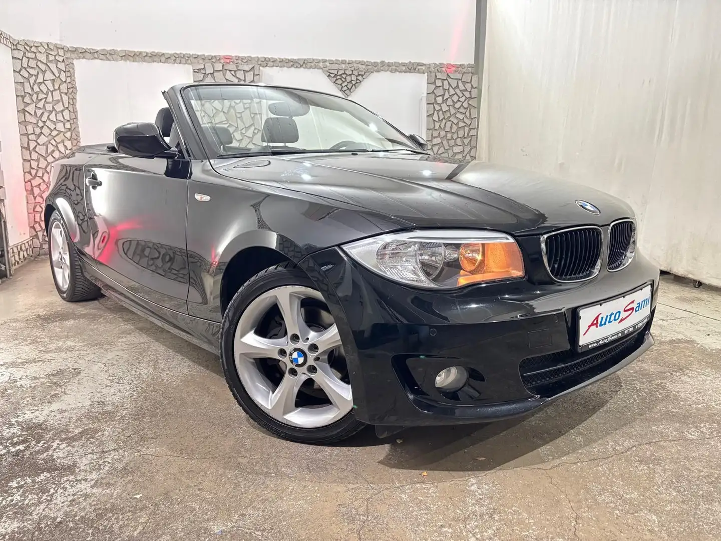 BMW 118 i CABRIO LEDER EINPARKHILFE 2.HAND TOP Schwarz - 1