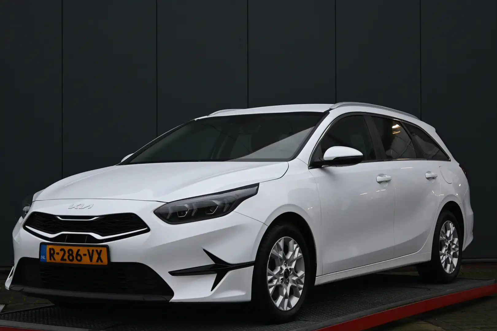 Kia Ceed SW / cee'd SW Sportswagon 1.0 T-GDi MHEV DynamicLine automaat Bianco - 1