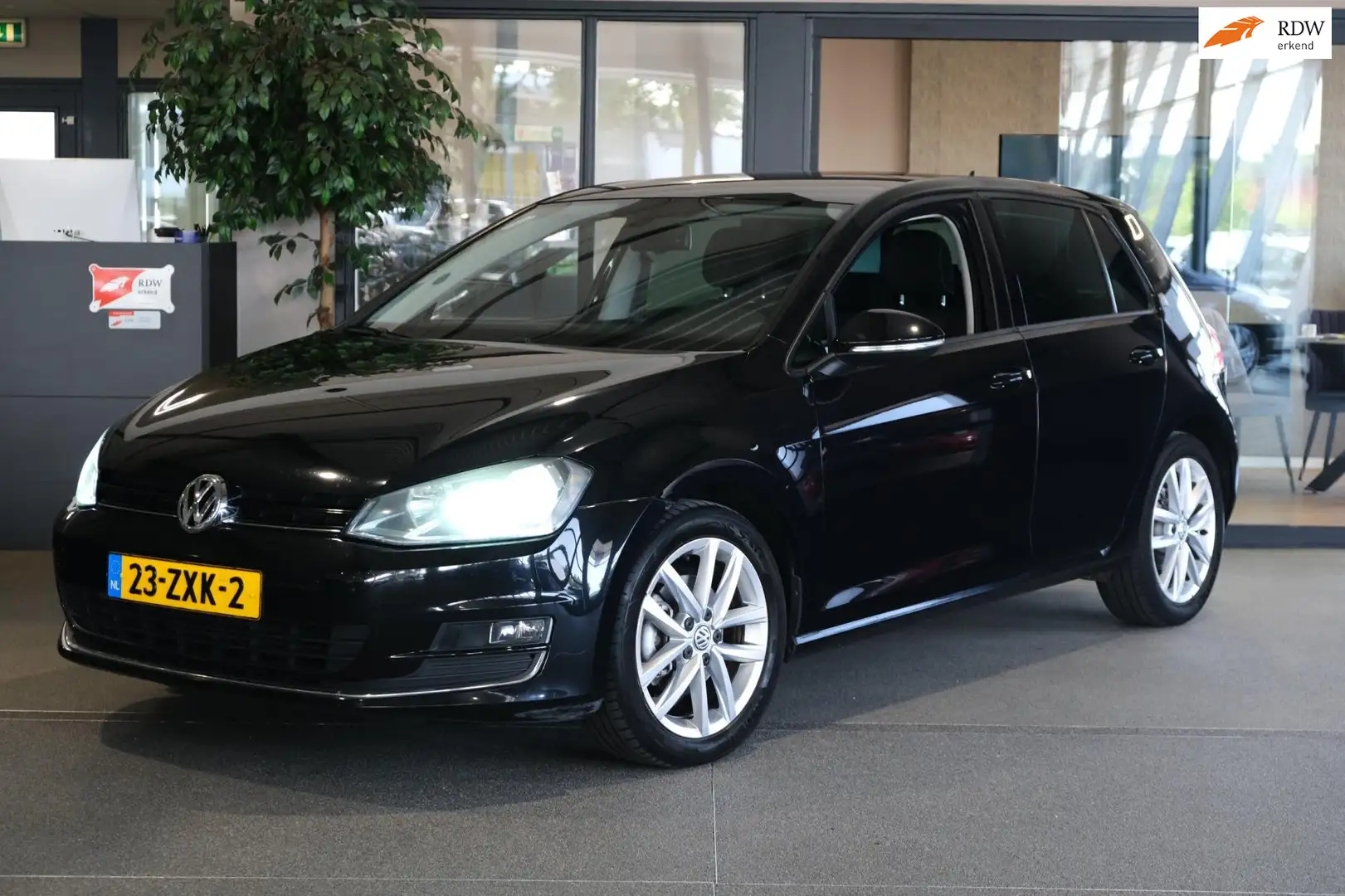 Volkswagen Golf 1.2 TSI Highline DSG Navi Cruise Trekhaak Noir - 1