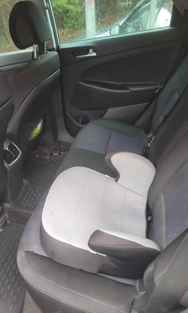 Hyundai TUCSON Tucson 1.6 GDi 2WD Launch Edition ISG Grijs - 2