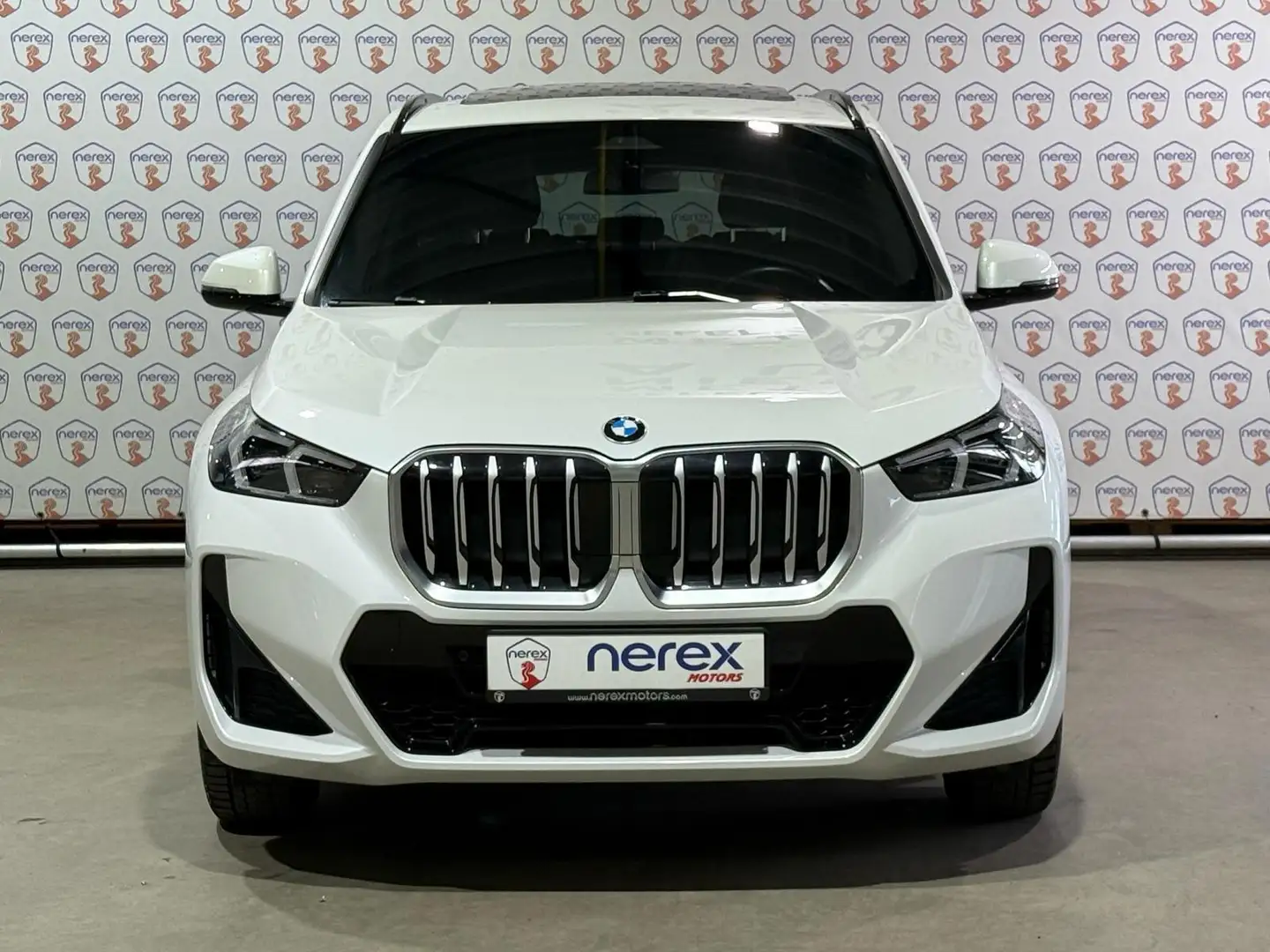 BMW X1 SDrive18i/M-SPORT/PANO/HARMAN KARDON/CAMERA/MEMORY Blanco - 2