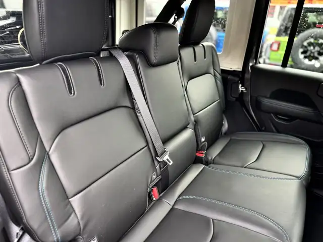 Jeep Wrangler view 9