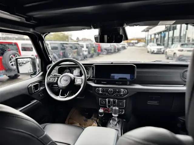Jeep Wrangler view 10