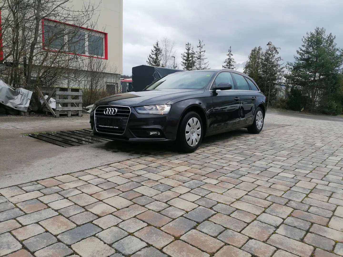 Audi A4 Ambiente / AHK / TÜV 03-2026 / 1 Hand Gris - 2