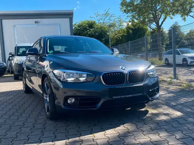 BMW 120 i Sport Line / SD / Leder / 2. Hand