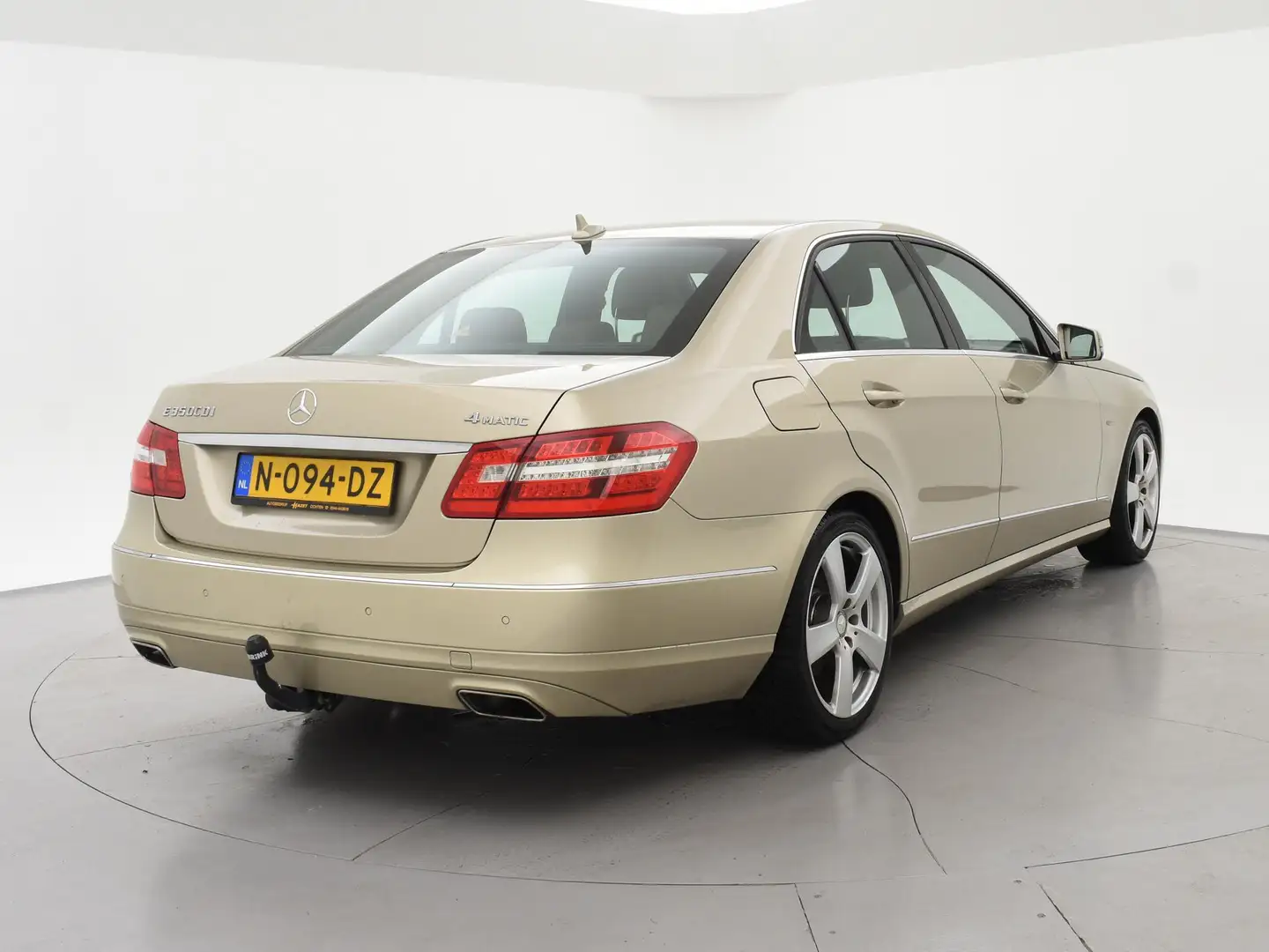 Mercedes-Benz E 350 CDI V6 265 PK 4-MATIC SEDAN AVANTGARDE _ TREKHAAK Amarillo - 2