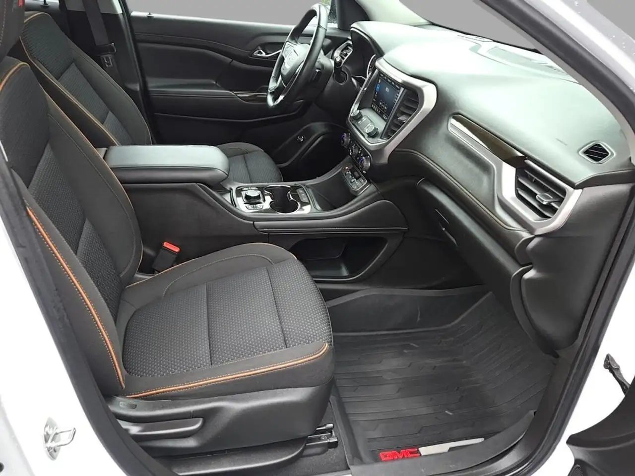 GMC Acadia снимка GMC Acadia