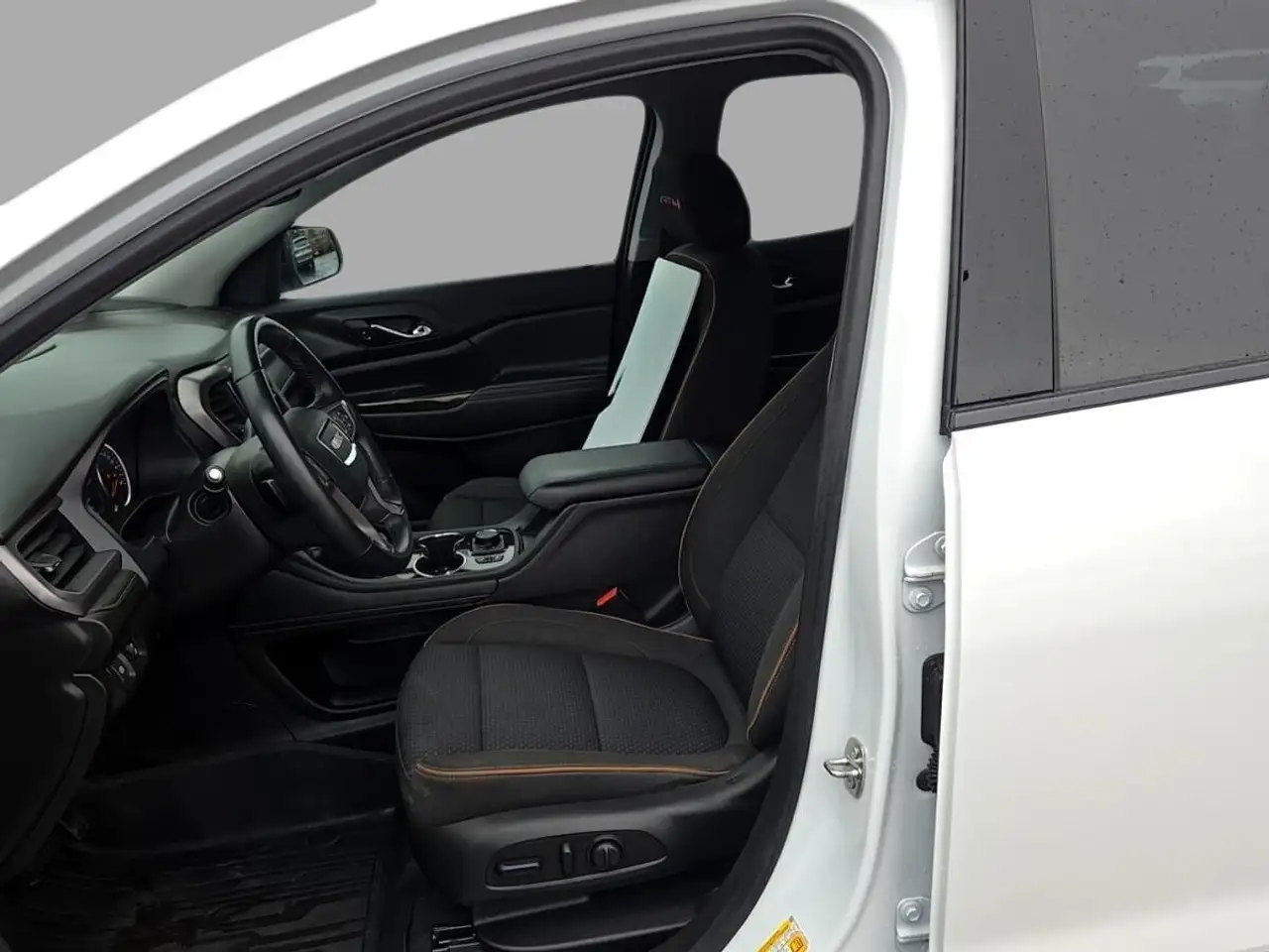 GMC Acadia снимка GMC Acadia