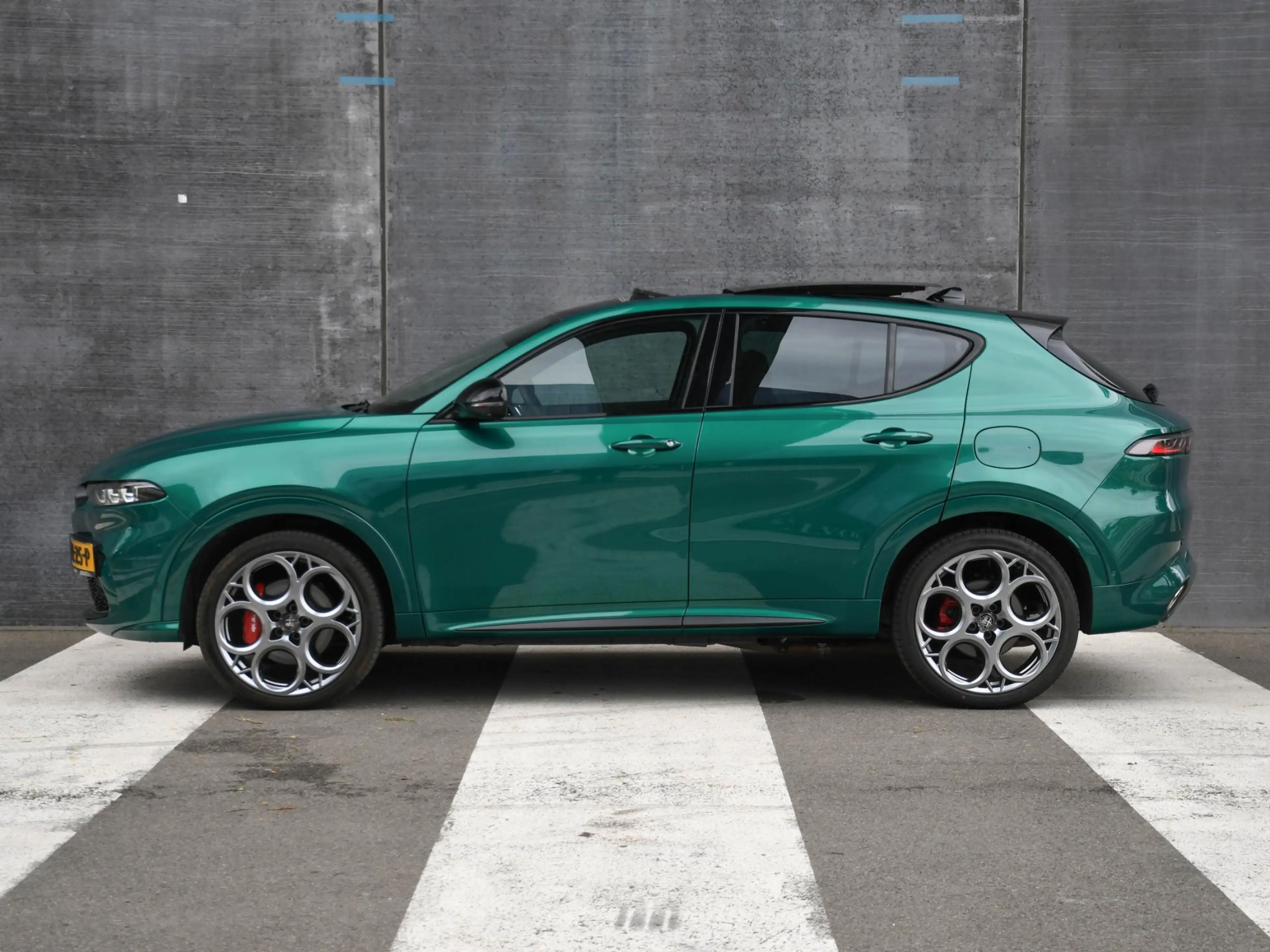 Alfa Romeo Tonale Tributo Italiano 1.3T PHEV 280pk Automaat PANO-DAK — photo 3