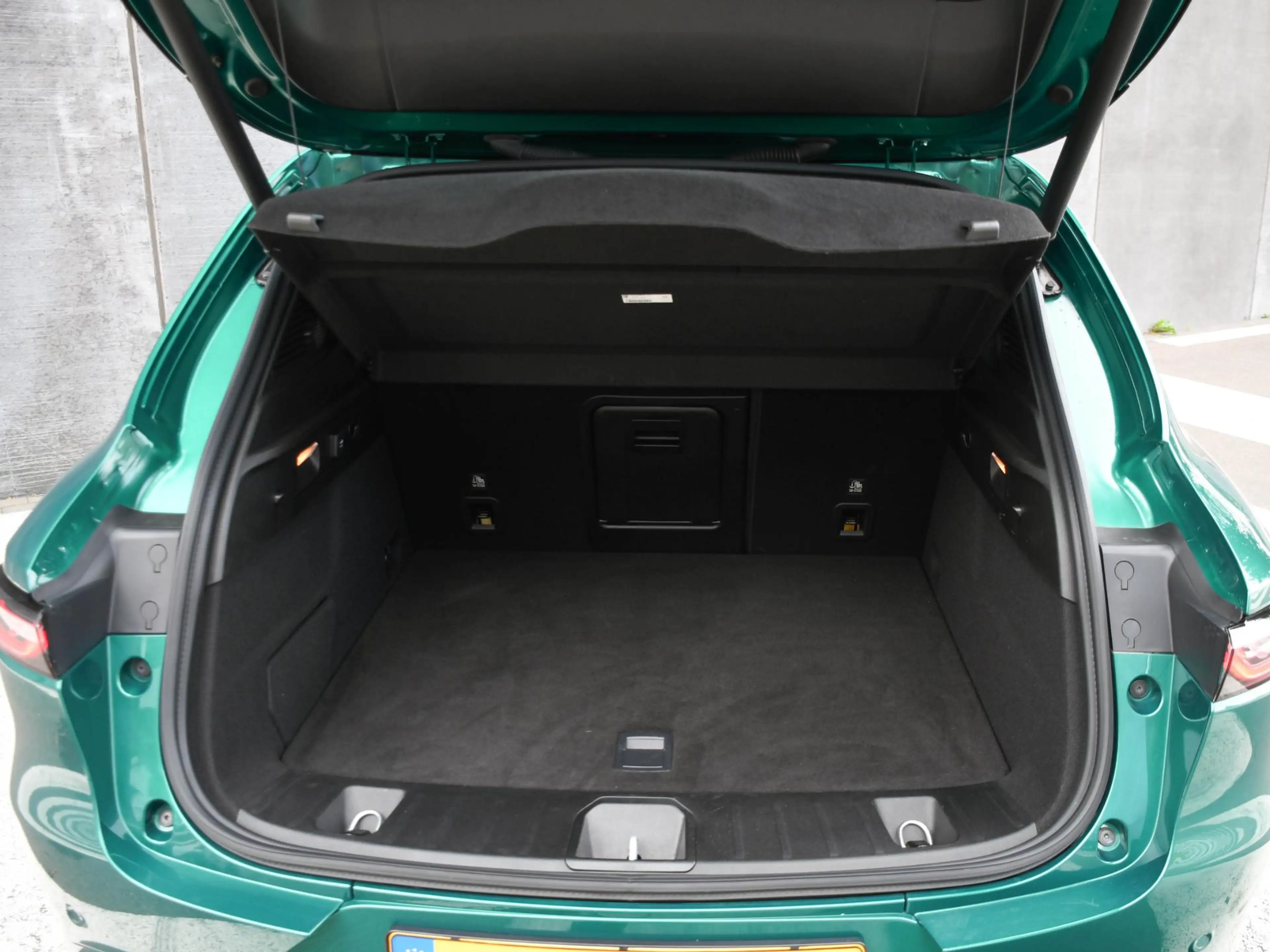 Alfa Romeo Tonale Tributo Italiano 1.3T PHEV 280pk Automaat PANO-DAK — photo 14