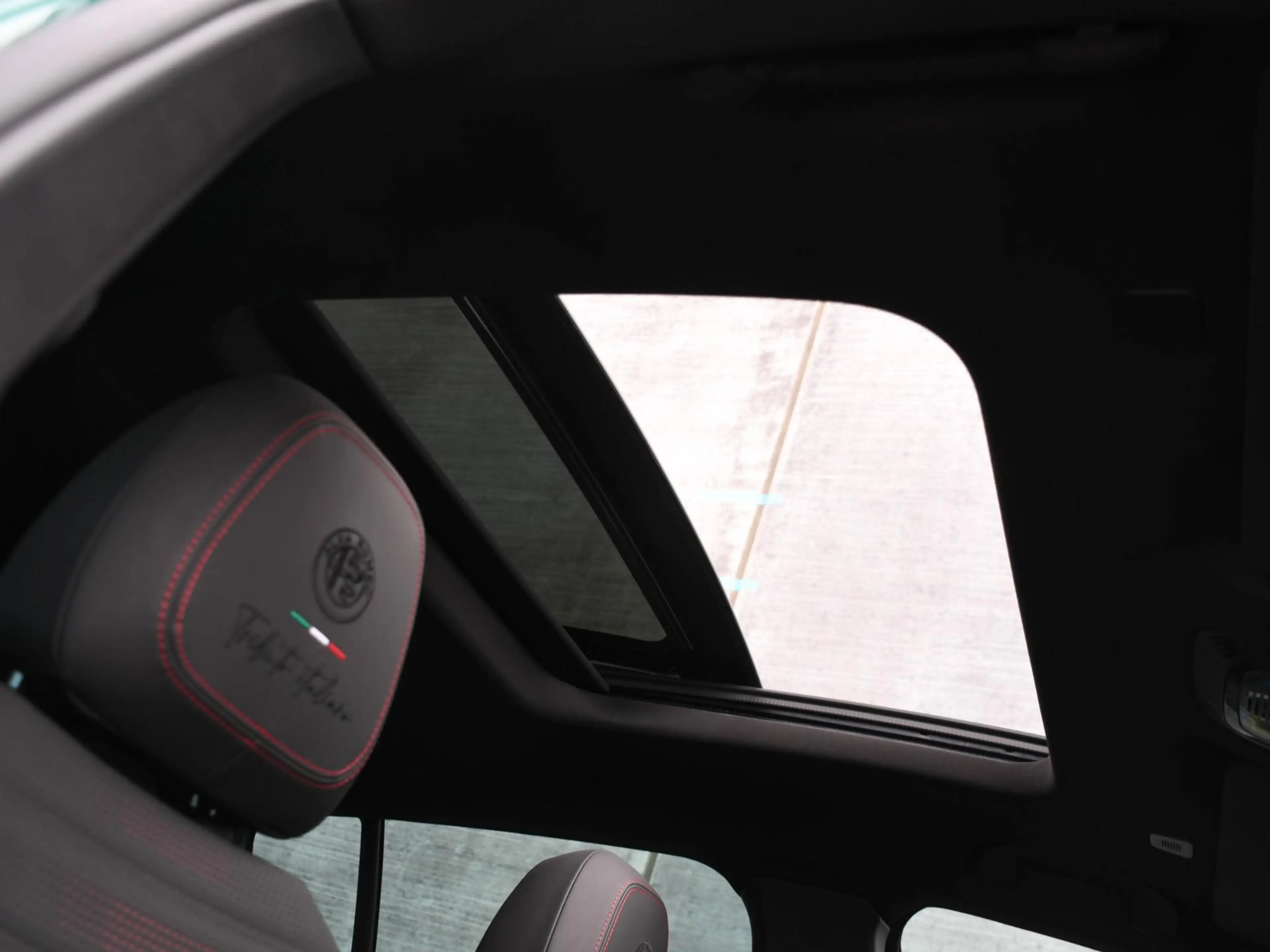 Alfa Romeo Tonale Tributo Italiano 1.3T PHEV 280pk Automaat PANO-DAK — photo 11